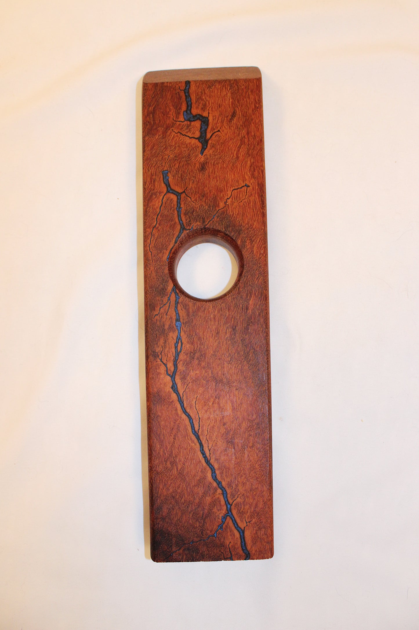 Paudauk Balancing Wine Holder