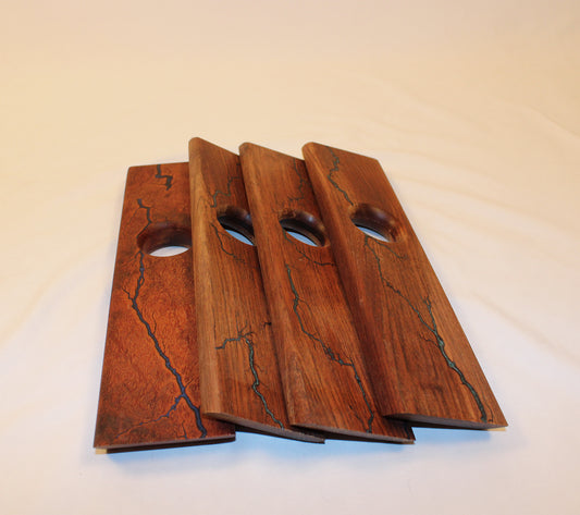 Paudauk Balancing Wine Holder