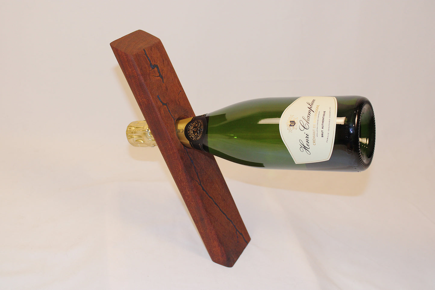 Paudauk Balancing Wine Holder