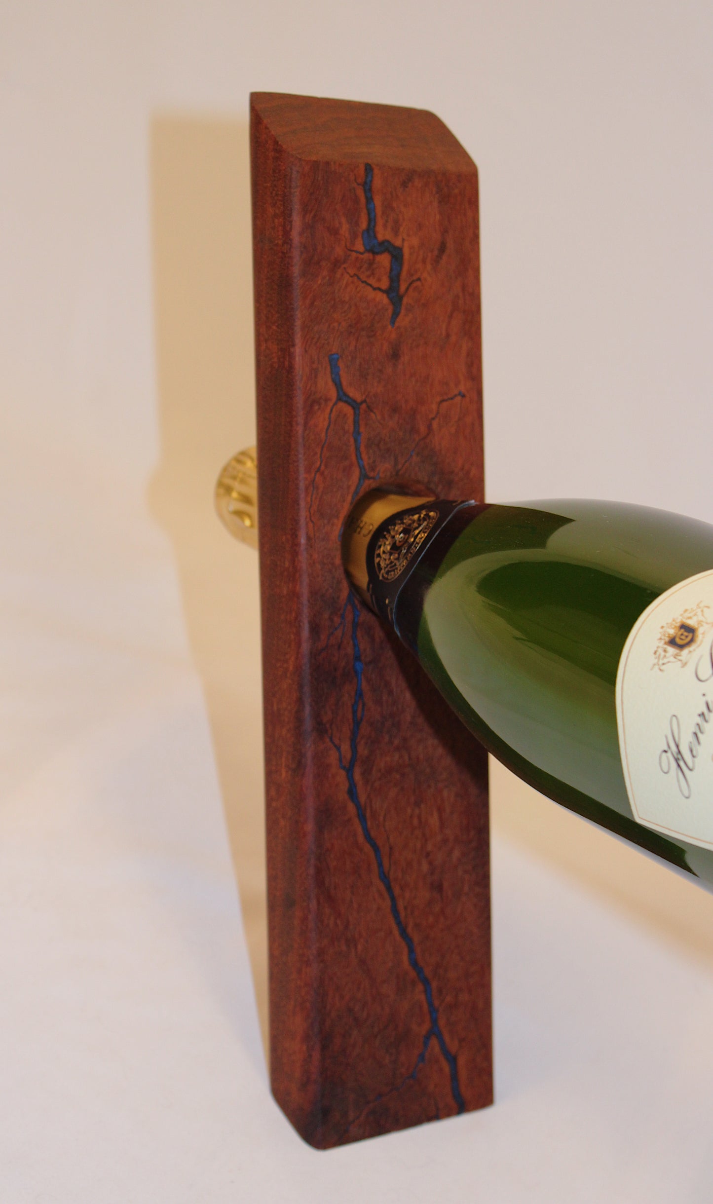 Paudauk Balancing Wine Holder
